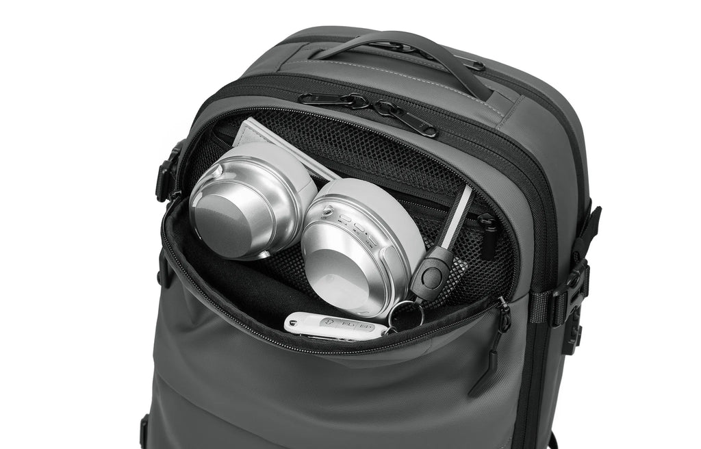 Discoverer Vacuum Compression Travel Backpack 60L - Nomad