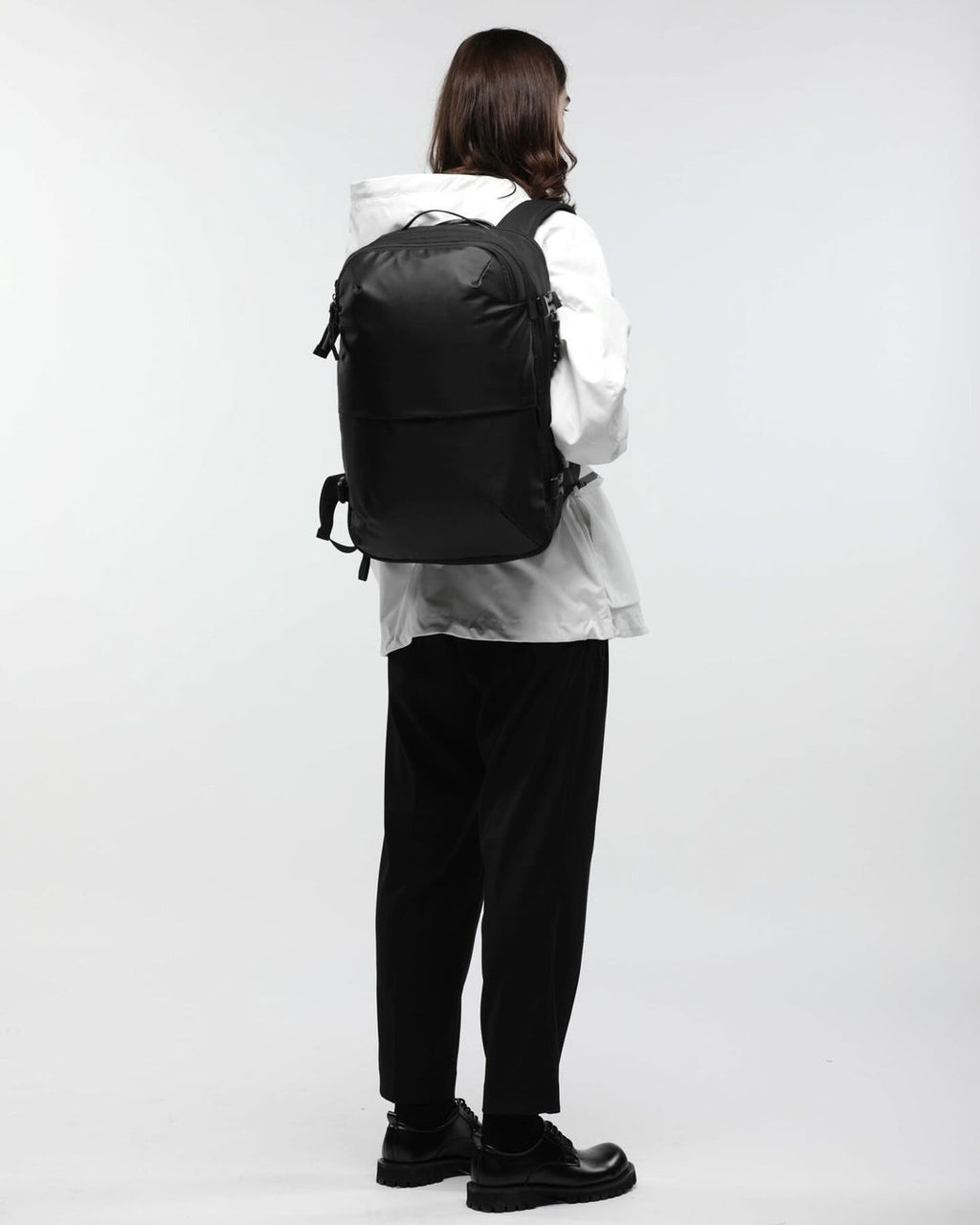 Discoverer Vacuum Compression Travel Backpack 60L - Nomad